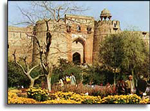 La 
malnova-fortikajho en Delhio
